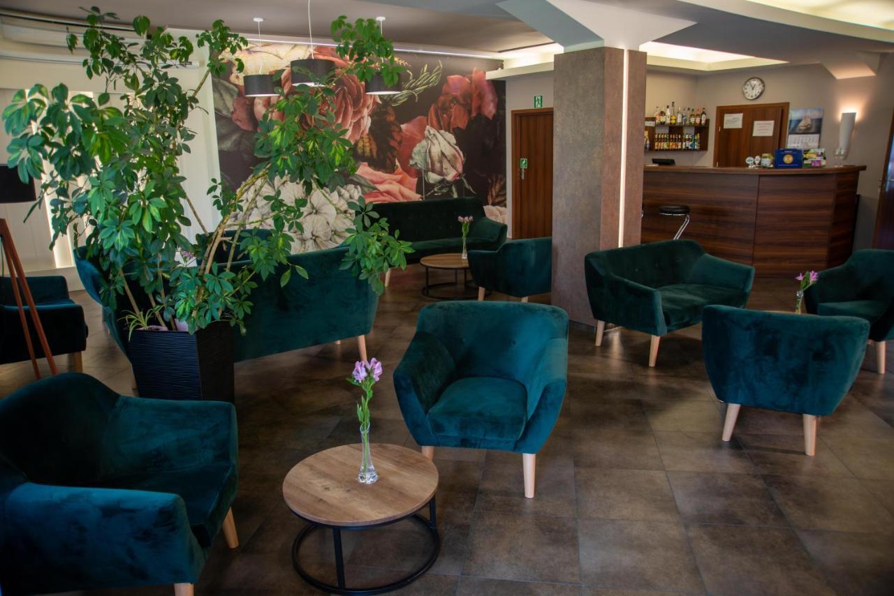 Centrum Restauracyjno-Hotelowe Florres Pawłowiczki Exteriér fotografie