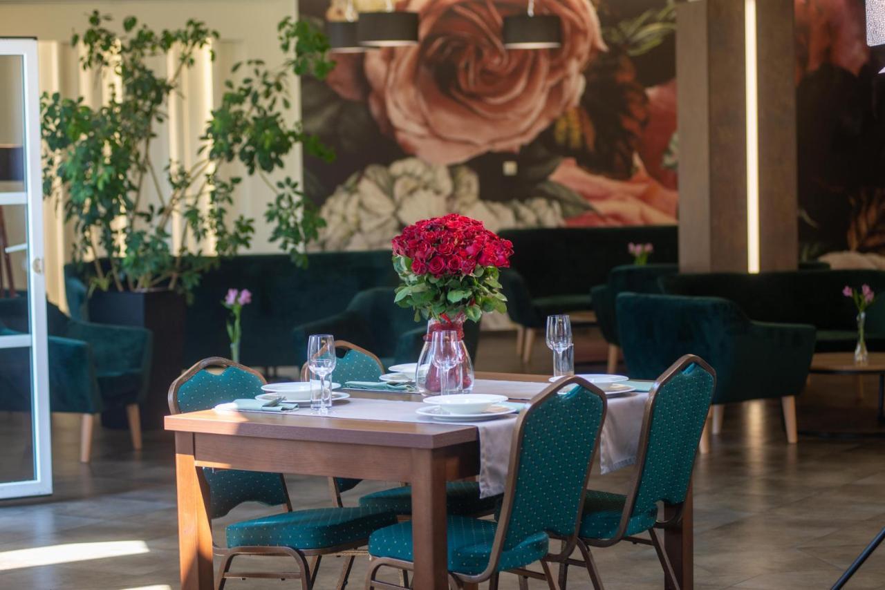 Centrum Restauracyjno-Hotelowe Florres Pawłowiczki Exteriér fotografie