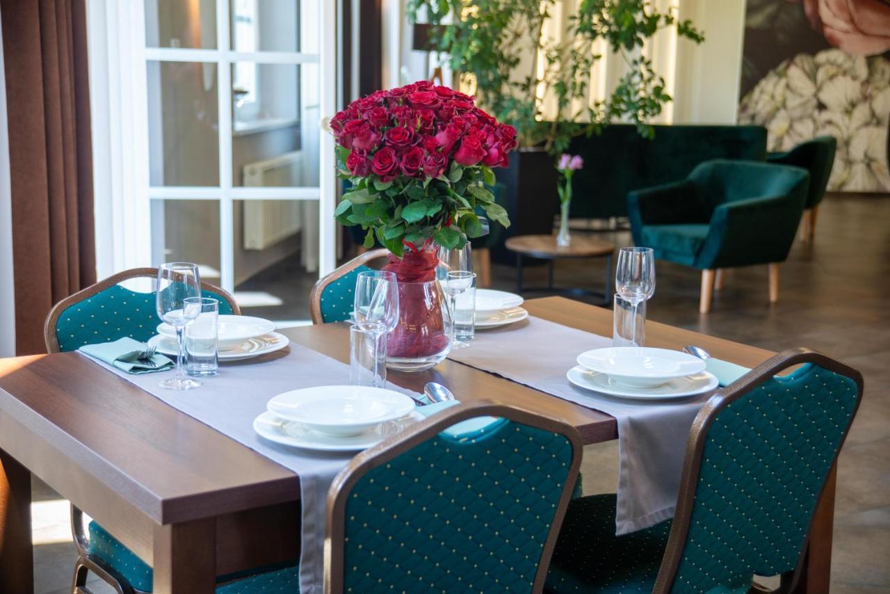 Centrum Restauracyjno-Hotelowe Florres Pawłowiczki Exteriér fotografie