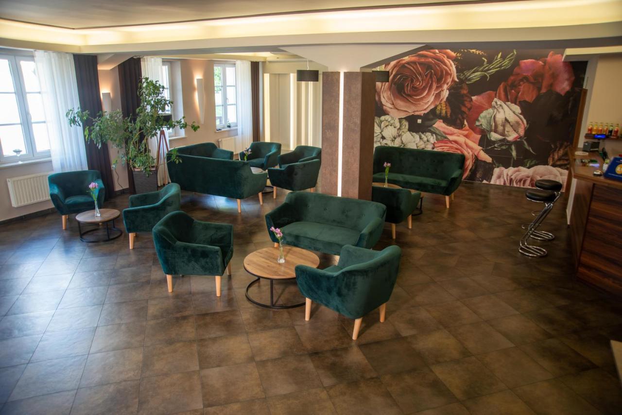 Centrum Restauracyjno-Hotelowe Florres Pawłowiczki Exteriér fotografie