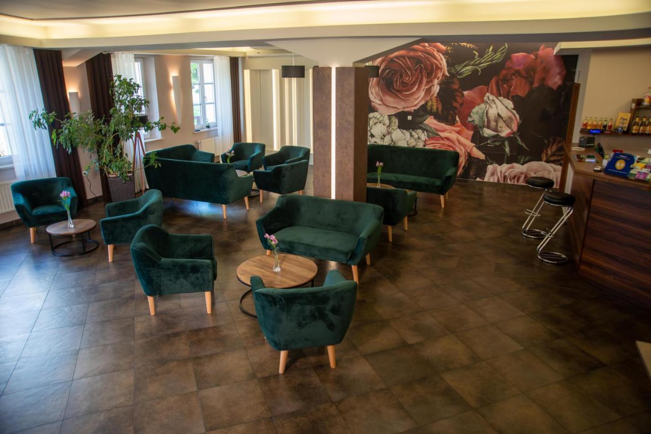 Centrum Restauracyjno-Hotelowe Florres Pawłowiczki Exteriér fotografie