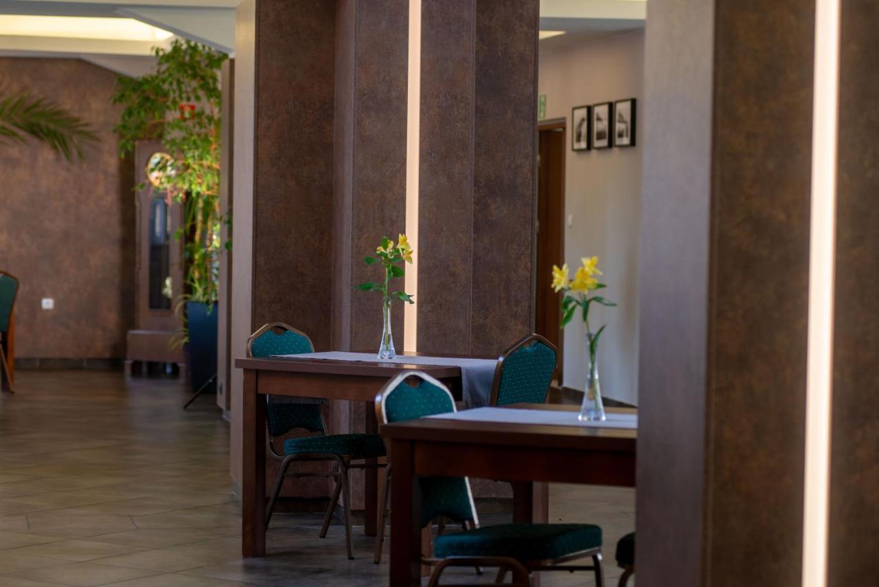 Centrum Restauracyjno-Hotelowe Florres Pawłowiczki Exteriér fotografie