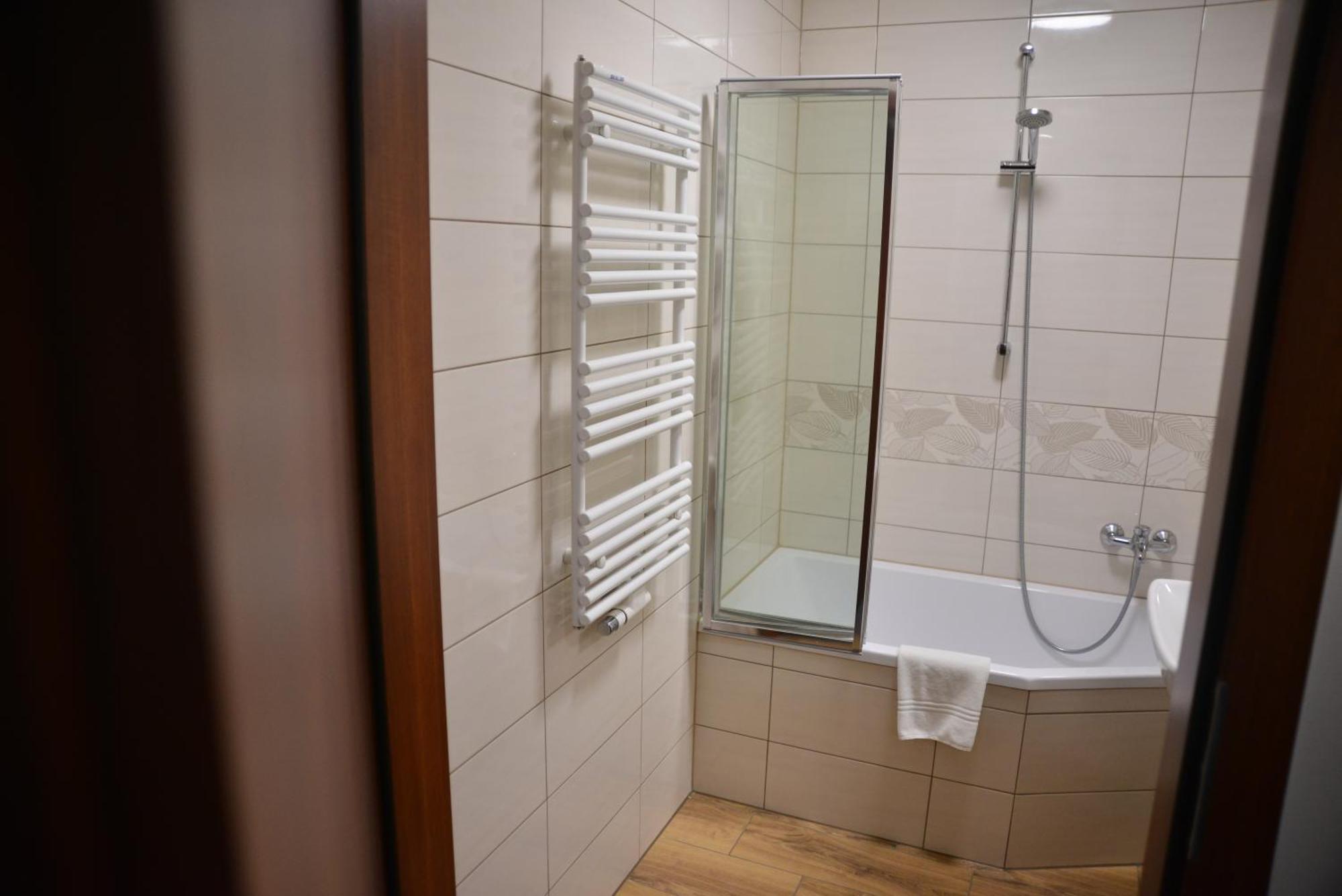 Centrum Restauracyjno-Hotelowe Florres Pawłowiczki Exteriér fotografie