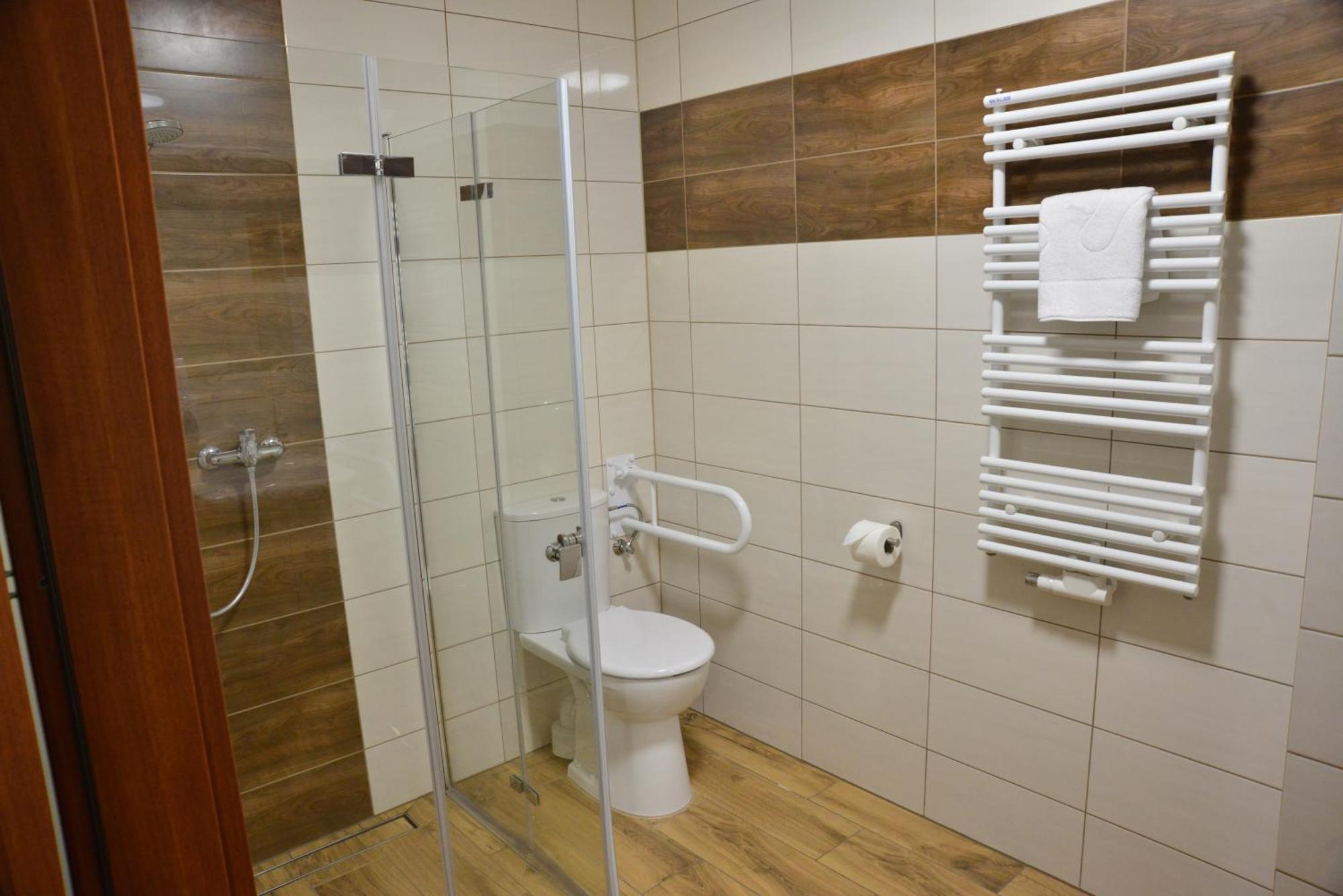 Centrum Restauracyjno-Hotelowe Florres Pawłowiczki Exteriér fotografie