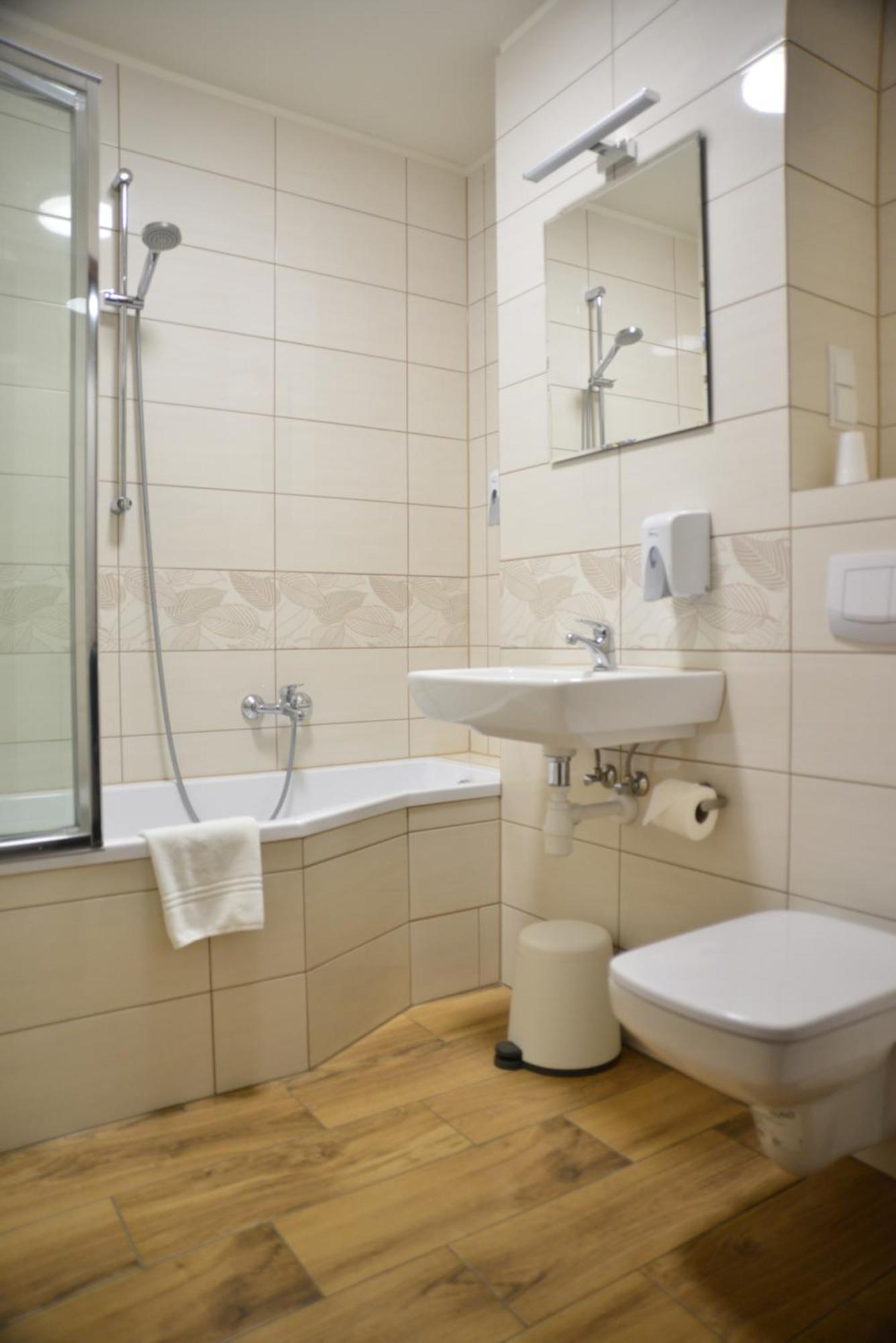 Centrum Restauracyjno-Hotelowe Florres Pawłowiczki Exteriér fotografie
