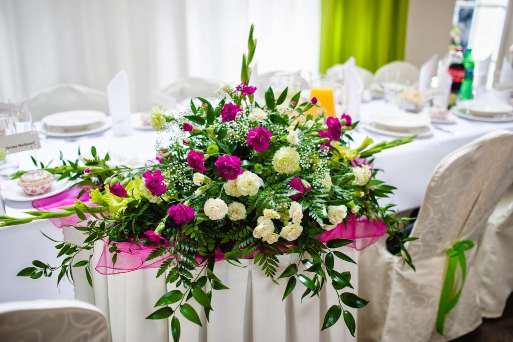 Centrum Restauracyjno-Hotelowe Florres Pawłowiczki Exteriér fotografie