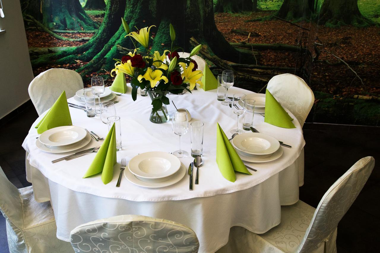 Centrum Restauracyjno-Hotelowe Florres Pawłowiczki Exteriér fotografie