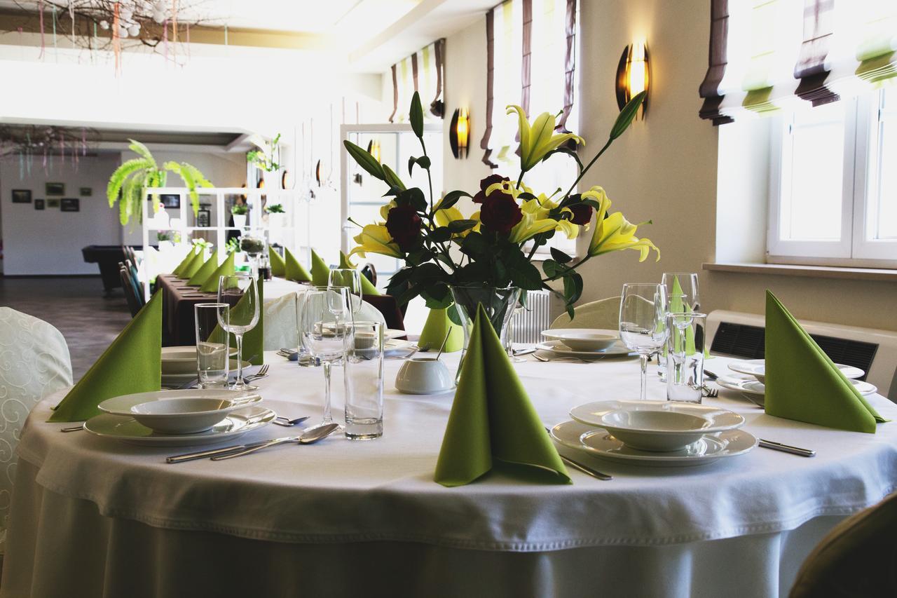 Centrum Restauracyjno-Hotelowe Florres Pawłowiczki Exteriér fotografie