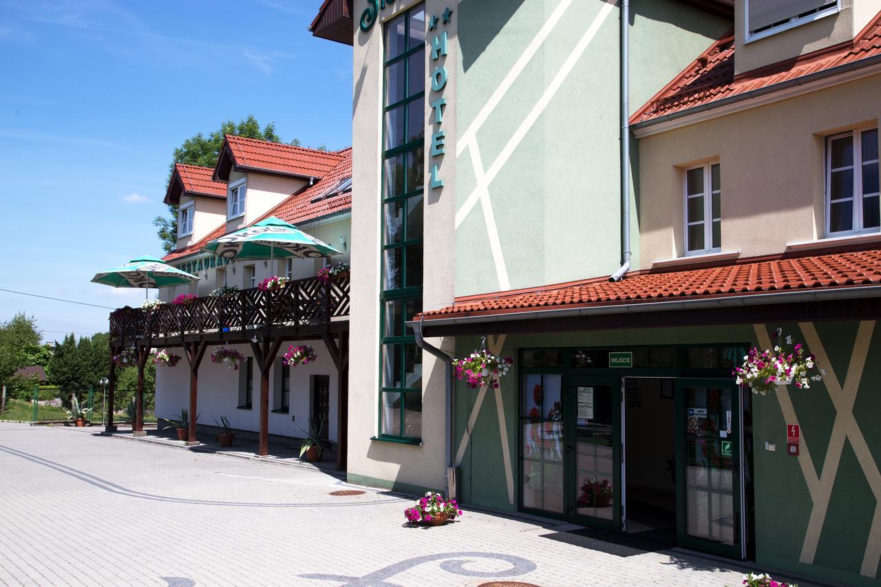 Centrum Restauracyjno-Hotelowe Florres Pawłowiczki Exteriér fotografie